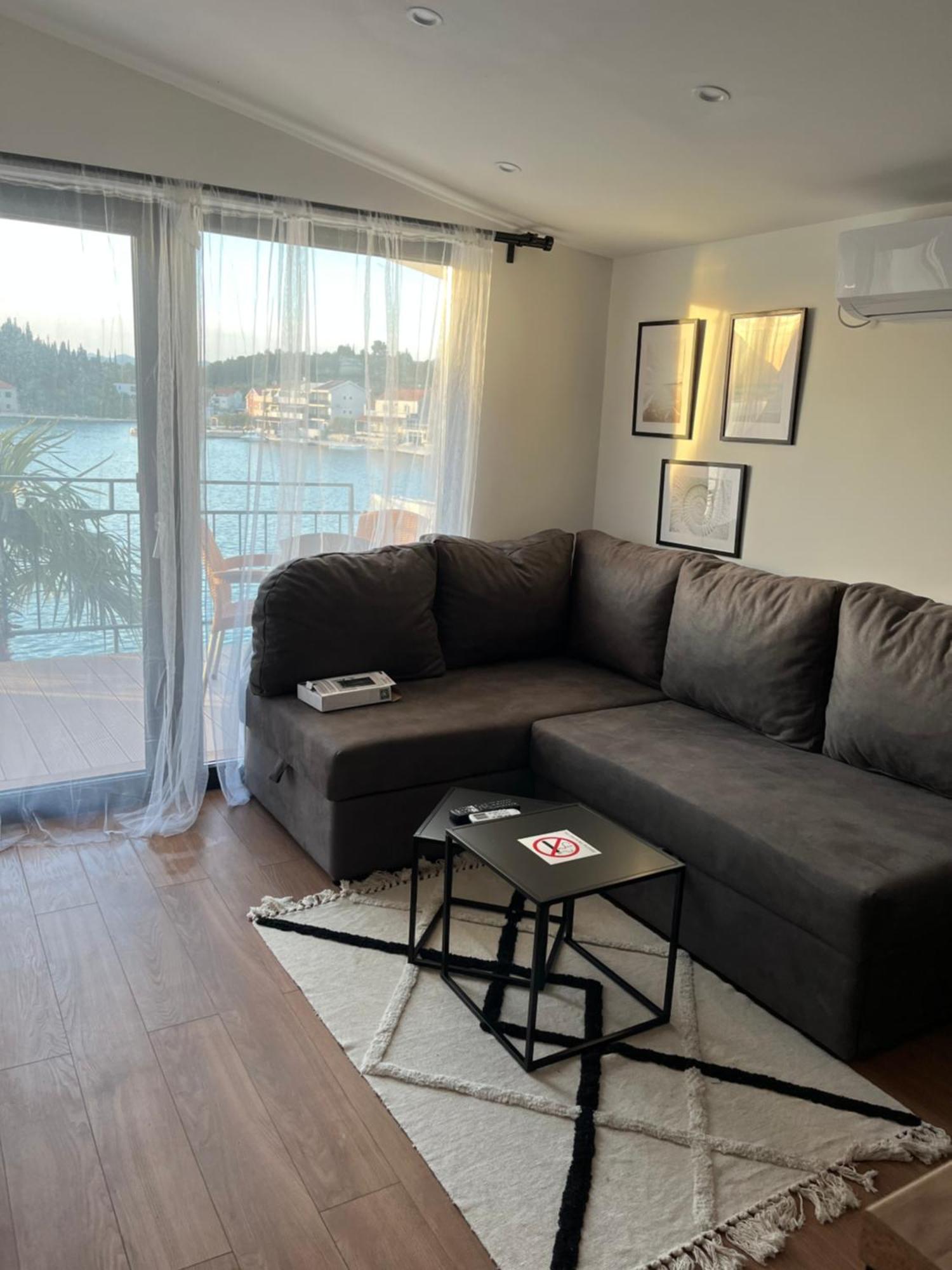 Apartment Sea La Vie Blace