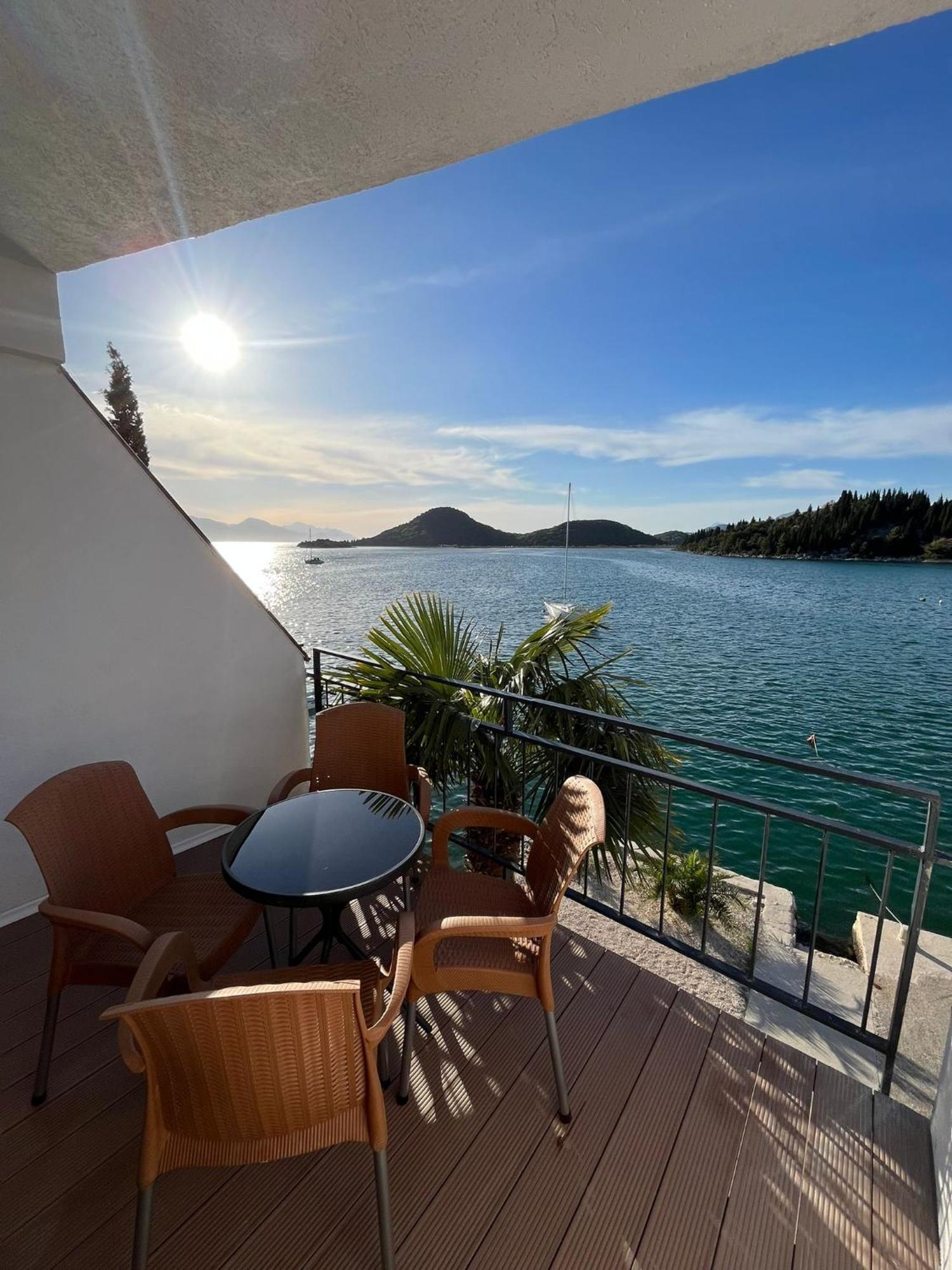 Sea La Vie Apartment *